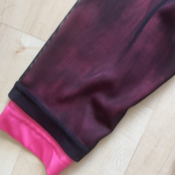 🇨🇦EUC black mesh layer over pink top punk cool - Picture 3 of 12
